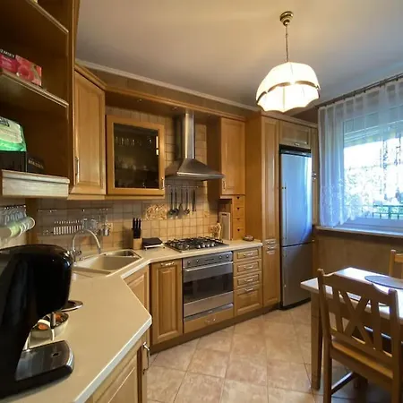 For A Group Close To The Subway Apartment *