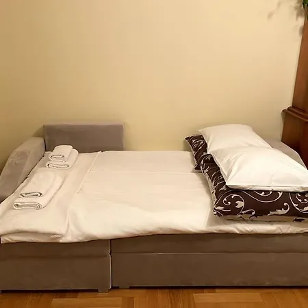 Apartment For A Group Close To The Subway Warsaw